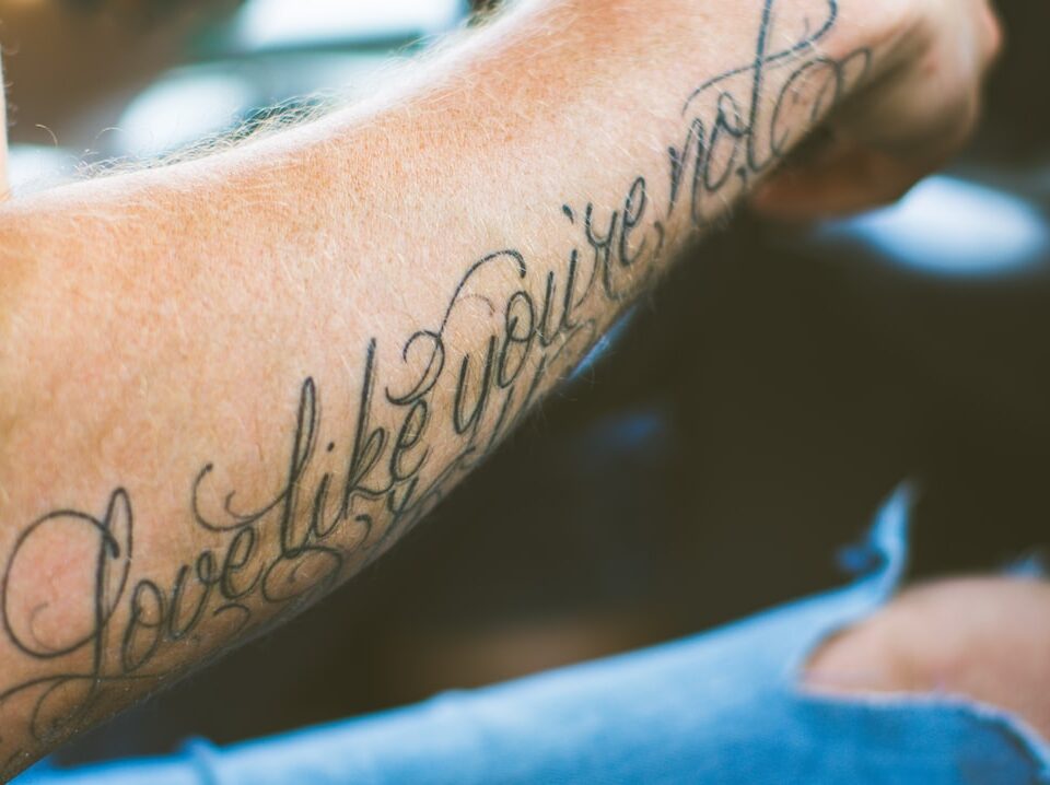 Quanto costa un tatuaggio scritta