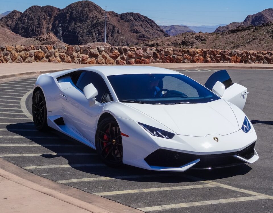 Quanto costa una lamborghini huracan